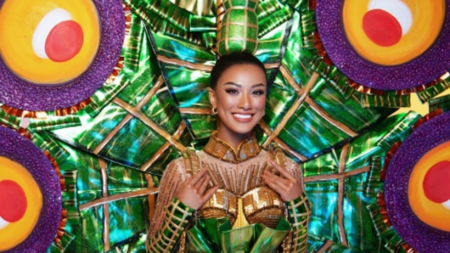 Kim Duyen puts in strong performance at semi-final night of Miss Universe 2021
